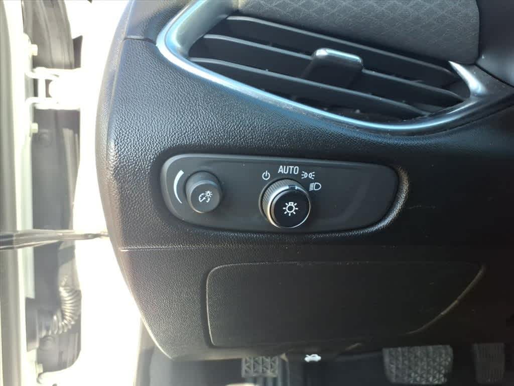 Thumbnail: 2020 Chevrolet Malibu - 13