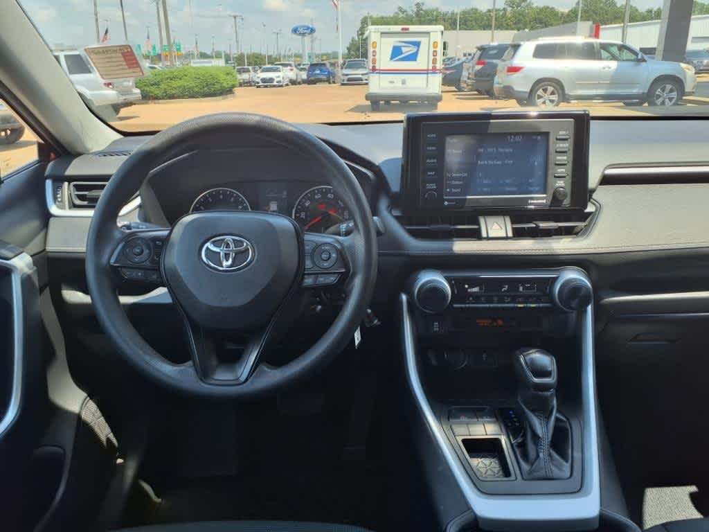 Thumbnail: 2021 Toyota RAV4 - 9