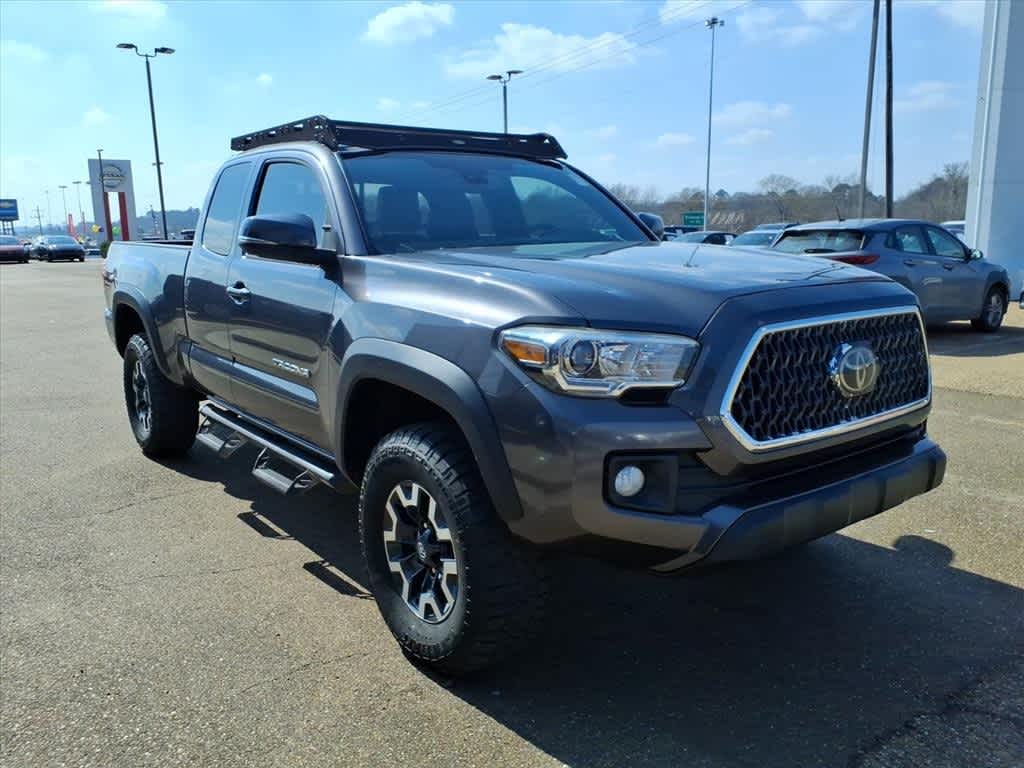 Thumbnail: 2018 Toyota Tacoma - 3
