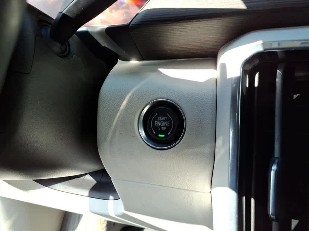 Thumbnail: 2025 GMC Acadia - 19