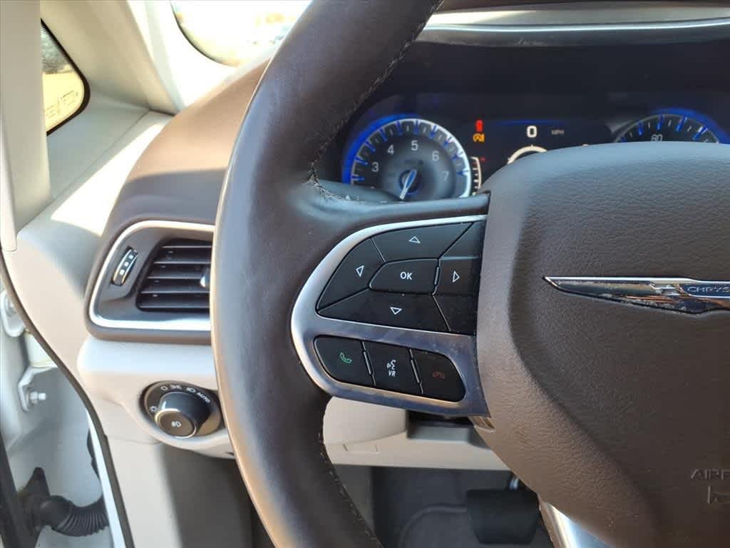 Thumbnail: 2019 Chrysler Pacifica - 15