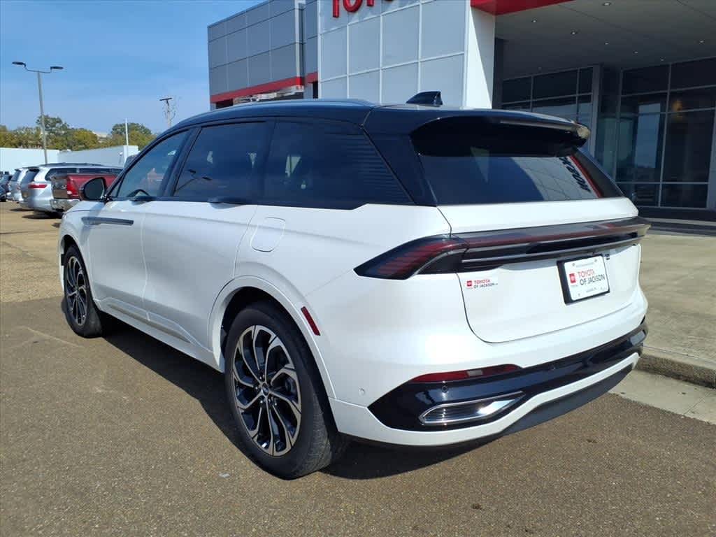 Thumbnail: 2024 Lincoln Nautilus - 7