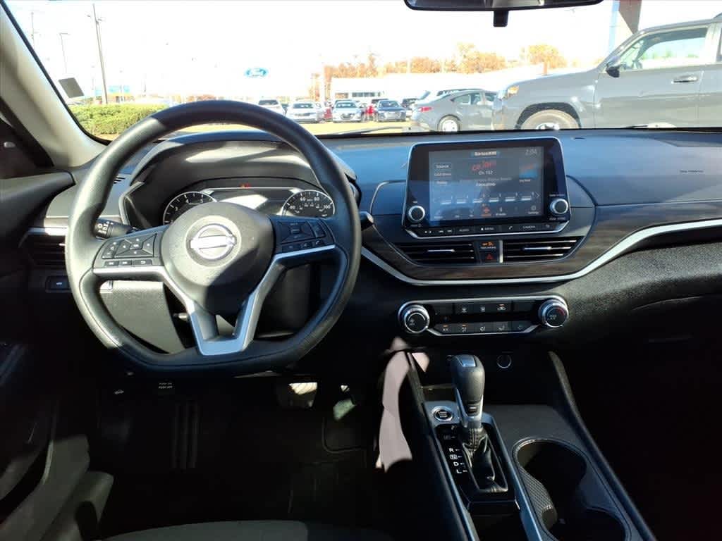 Thumbnail: 2025 Nissan Altima - 9