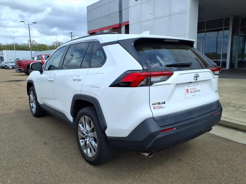Thumbnail: 2019 Toyota RAV4 - 7