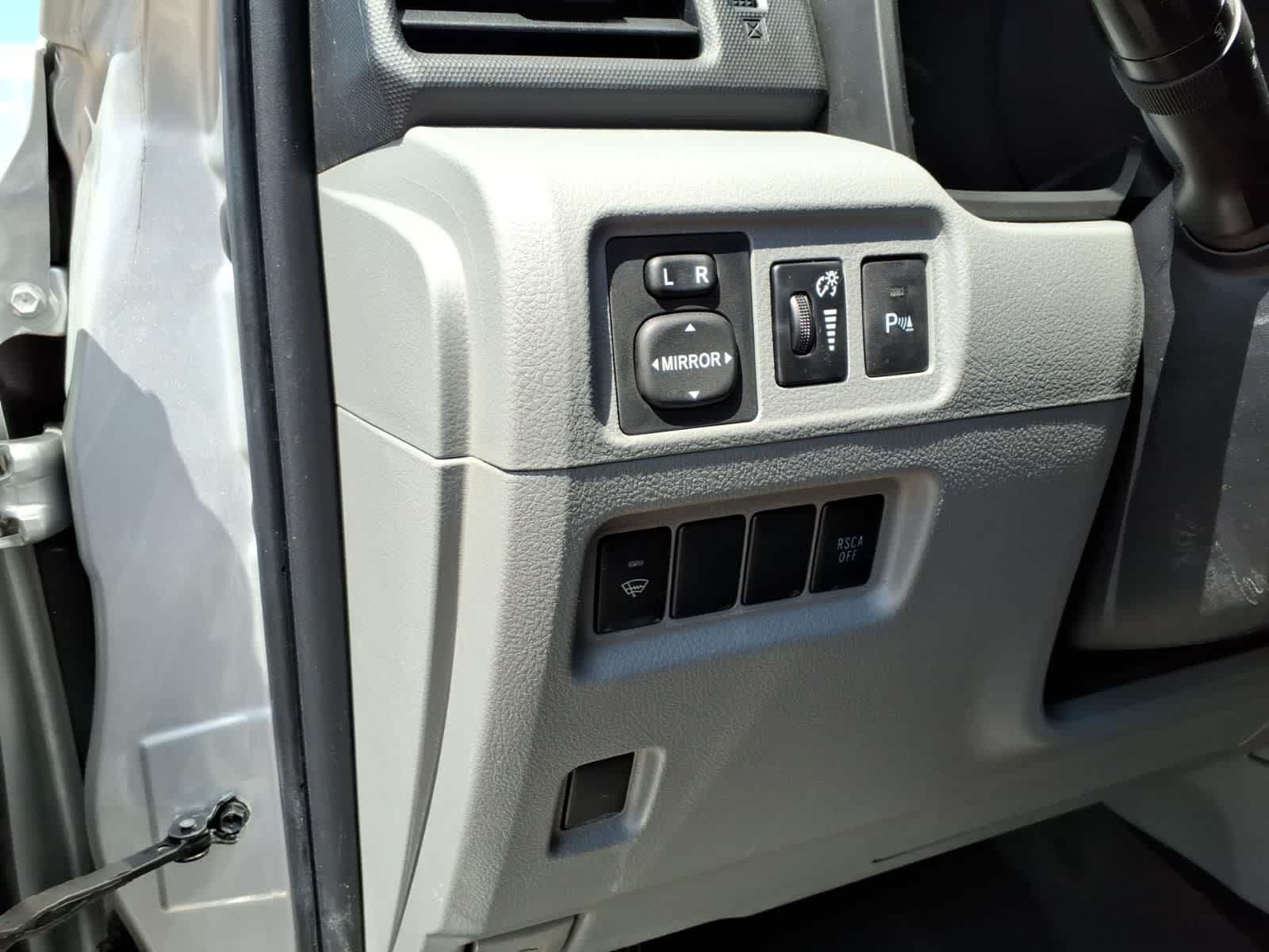 Thumbnail: 2013 Toyota 4Runner - 14
