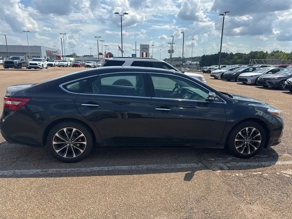 Thumbnail: 2016 Toyota Avalon - 7