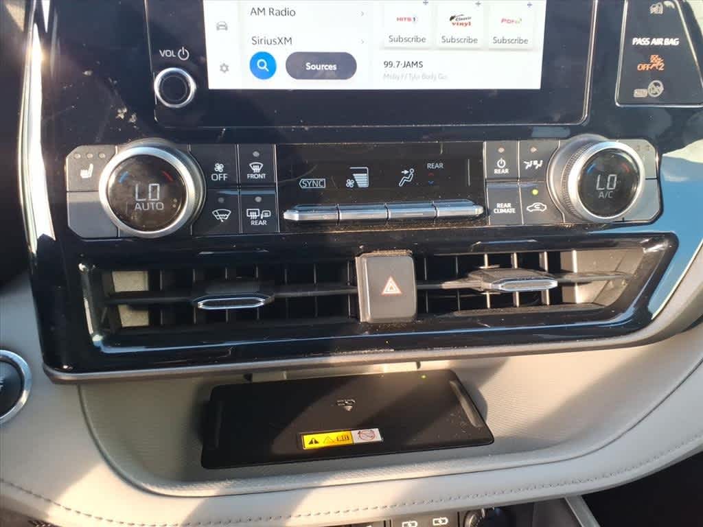 Thumbnail: 2023 Toyota Highlander - 20