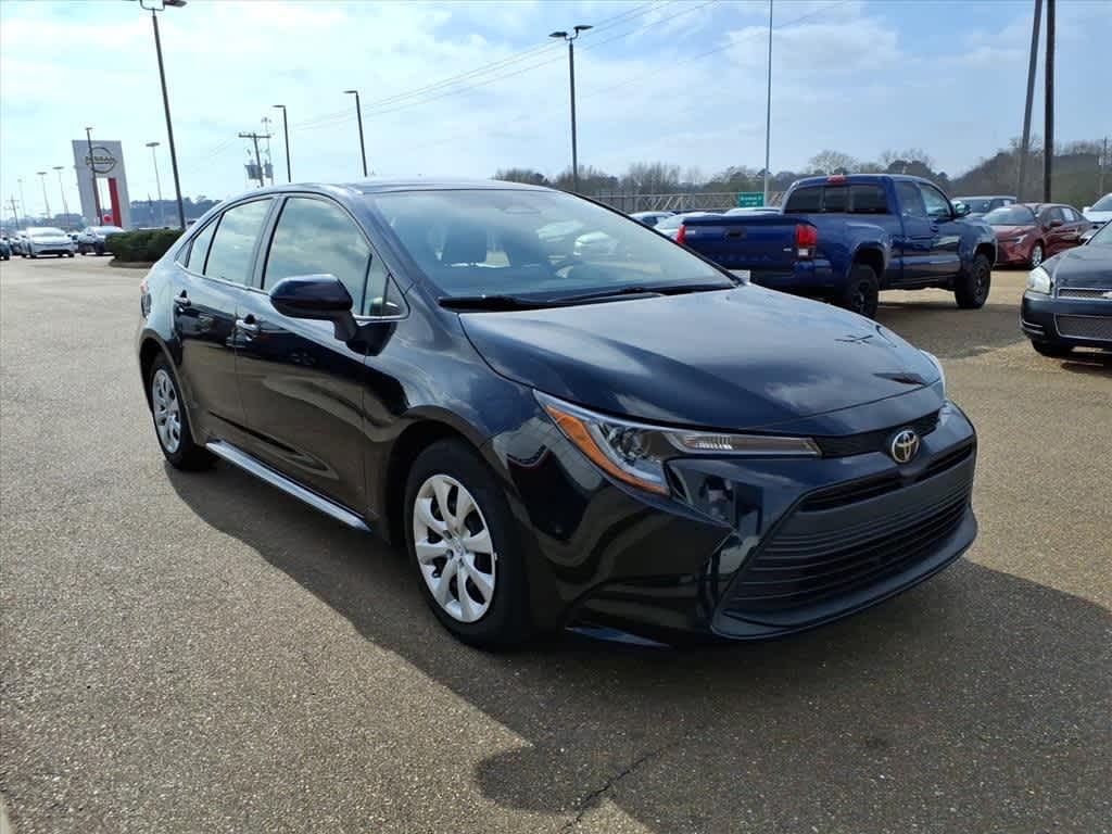 Thumbnail: 2023 Toyota Corolla - 3