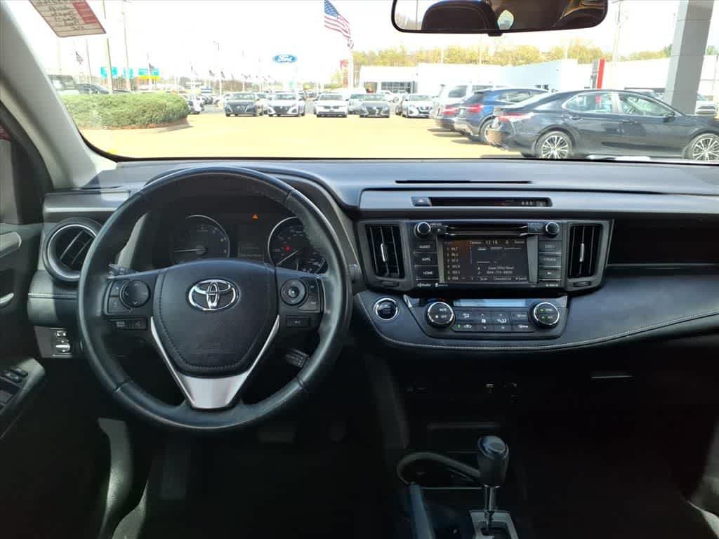 Thumbnail: 2018 Toyota RAV4 - 9