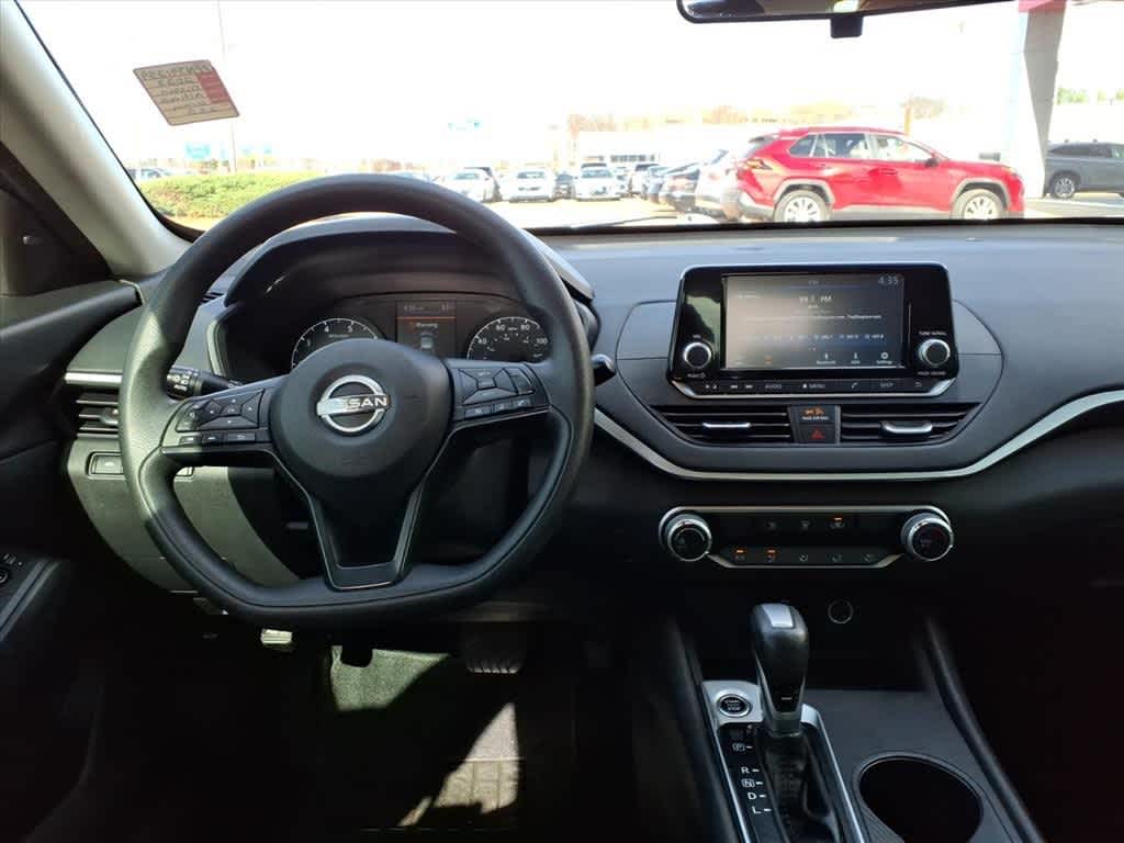 Thumbnail: 2023 Nissan Altima - 9