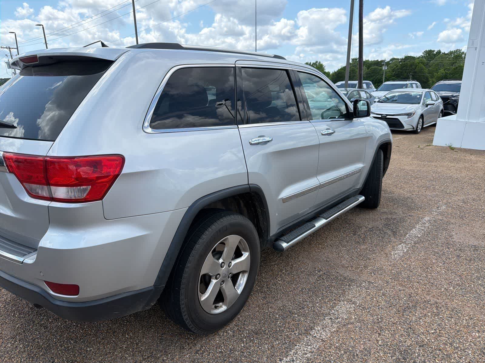 Thumbnail: 2013 Jeep Grand Cherokee - 8