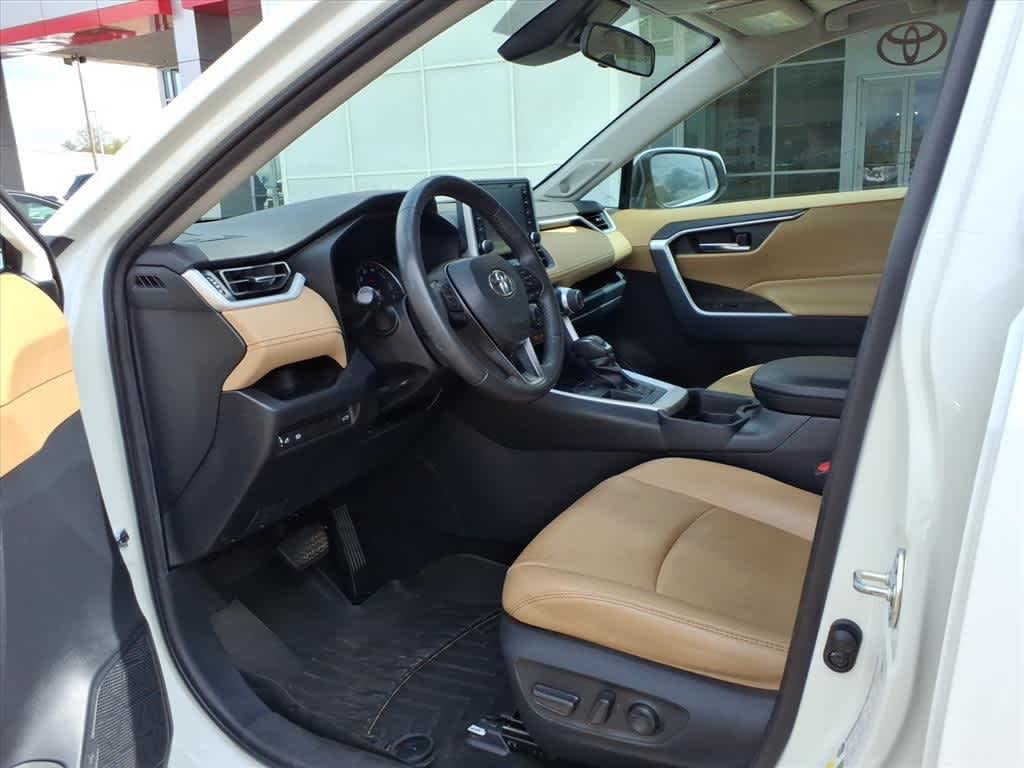 Thumbnail: 2019 Toyota RAV4 - 27