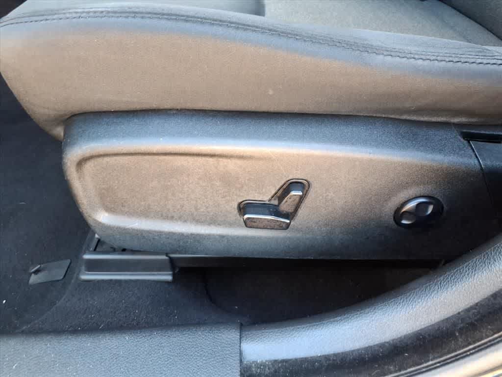 Thumbnail: 2019 Chrysler 300 - 11