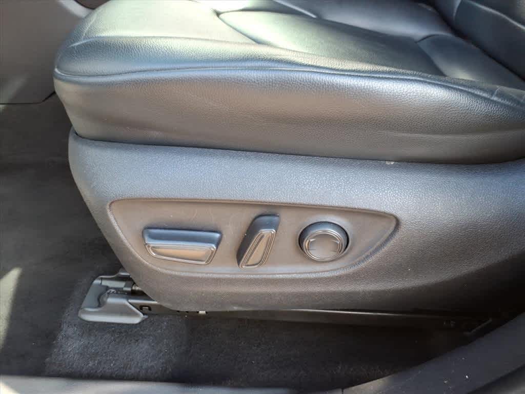 Thumbnail: 2023 Toyota Highlander - 12