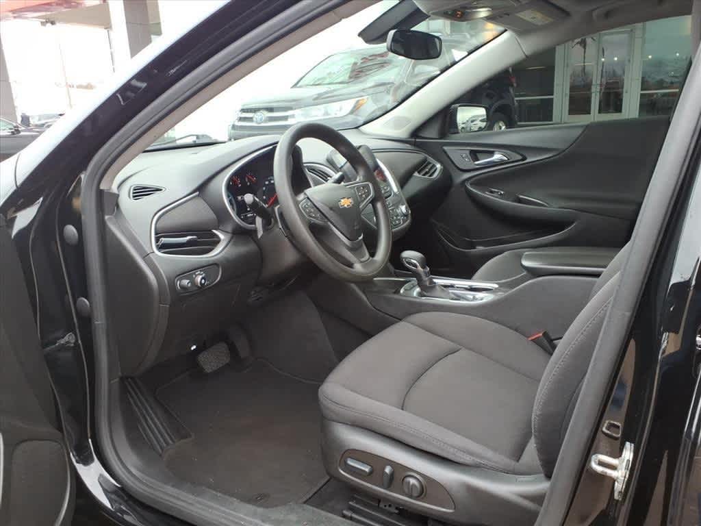 Thumbnail: 2022 Chevrolet Malibu - 26