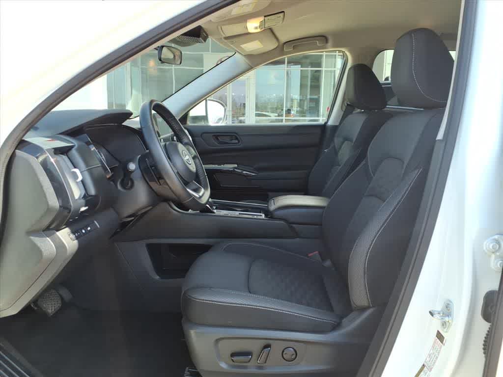 Thumbnail: 2025 Nissan Pathfinder - 24