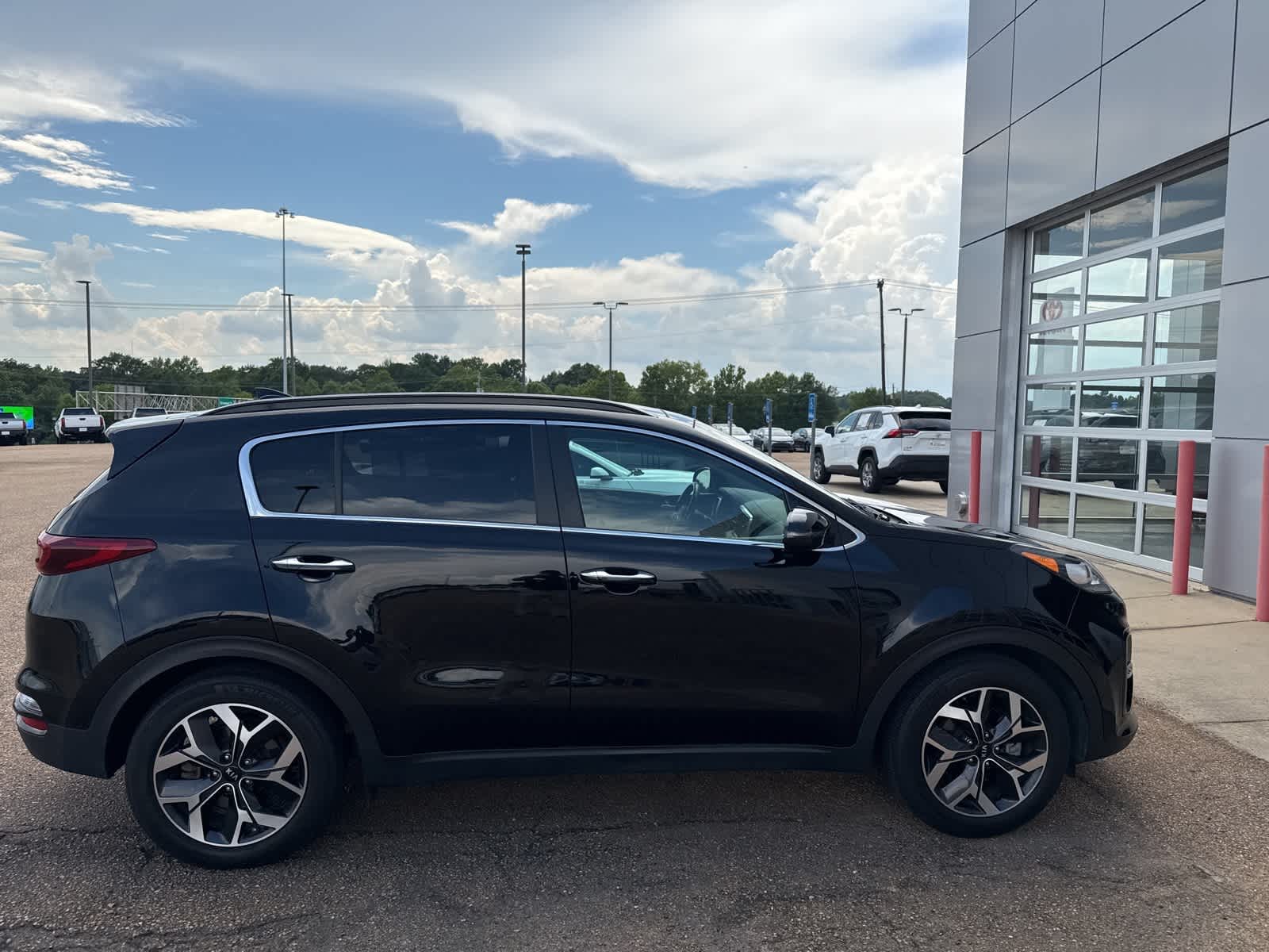 Thumbnail: 2020 Kia Sportage - 4