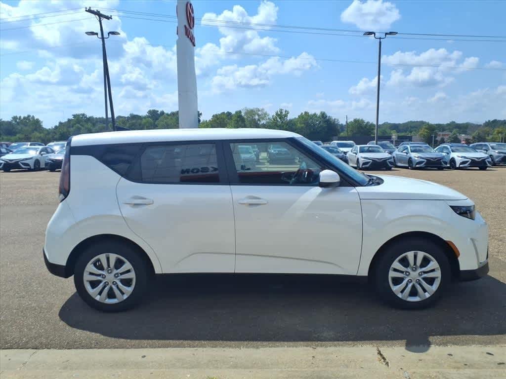 Thumbnail: 2023 Kia Soul - 4