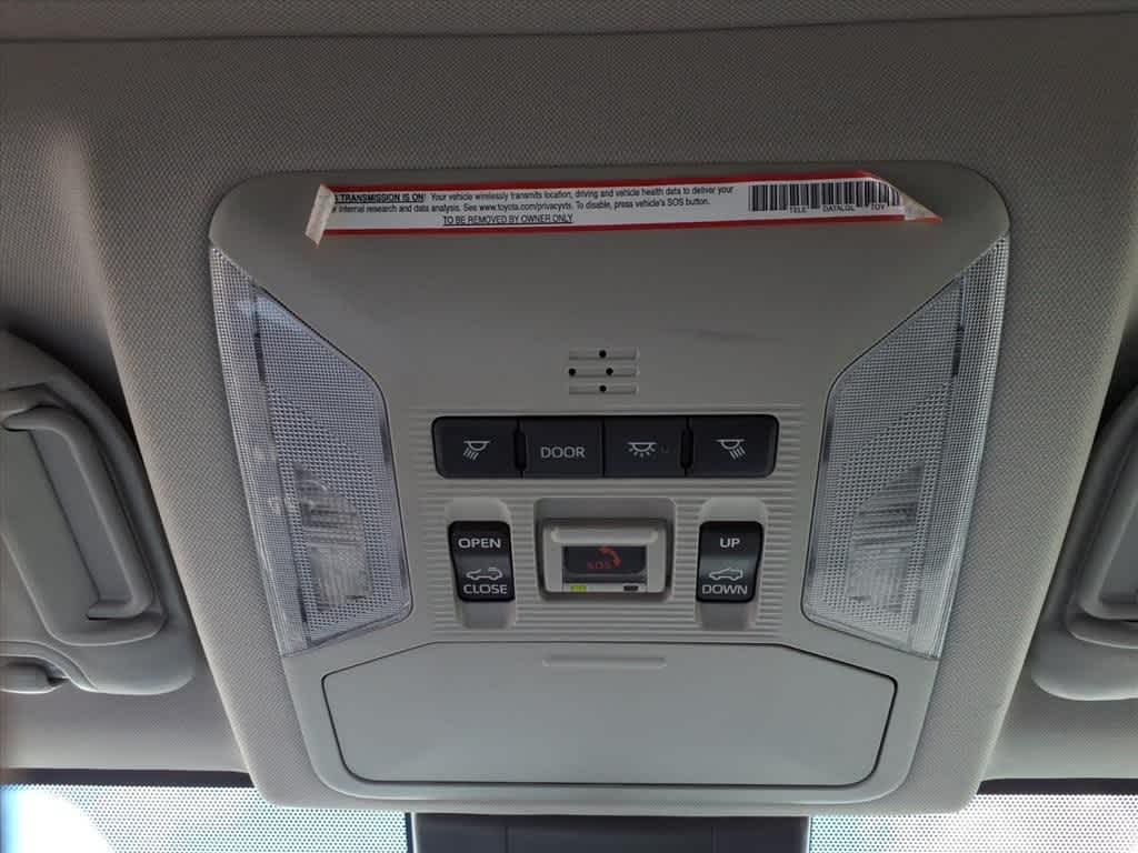 Thumbnail: 2022 Toyota RAV4 - 24