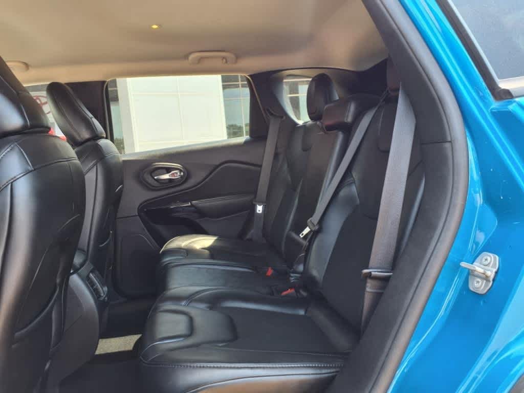 Thumbnail: 2021 Jeep Cherokee - 27