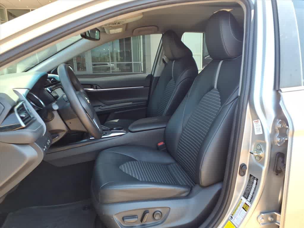 Thumbnail: 2020 Toyota Camry - 25