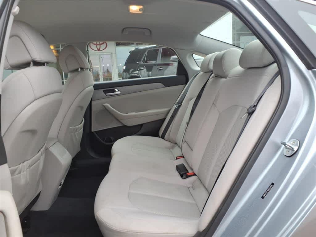 Thumbnail: 2016 Hyundai Sonata - 28