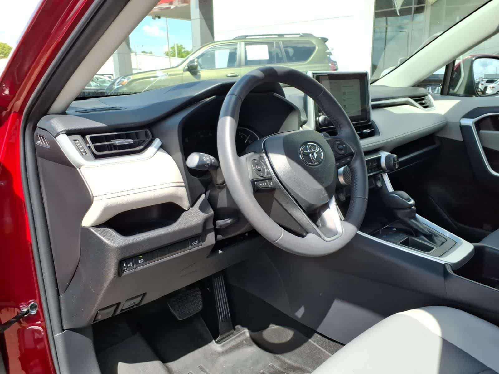 Thumbnail: 2025 Toyota RAV4 - 11