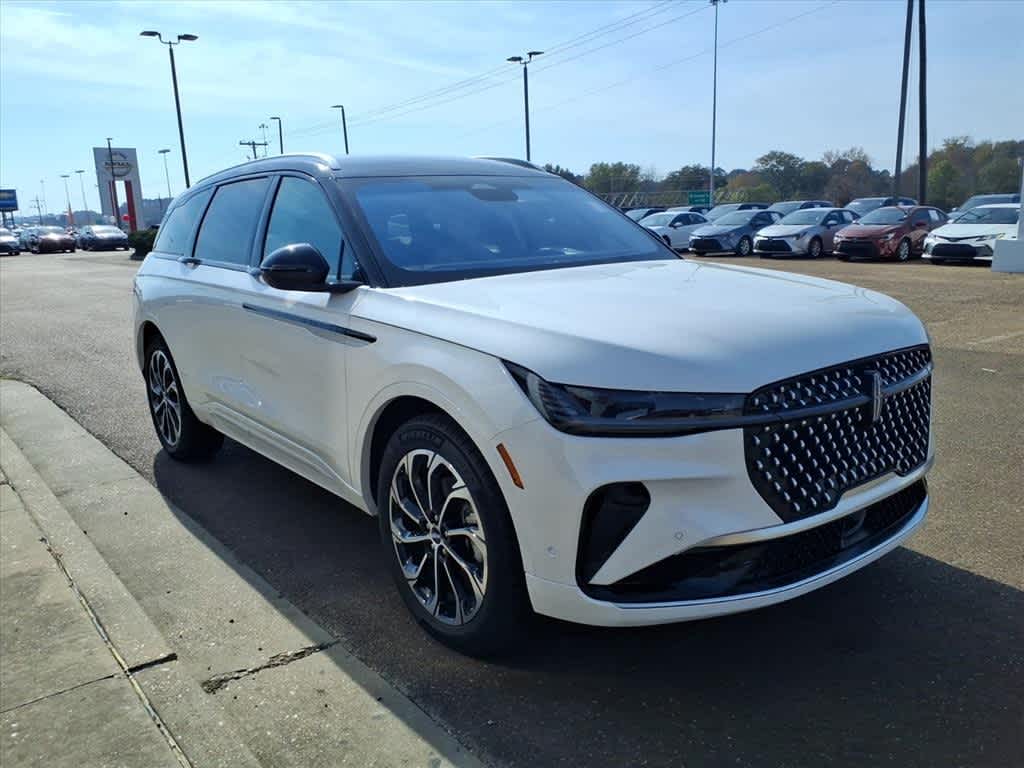 Thumbnail: 2024 Lincoln Nautilus - 3