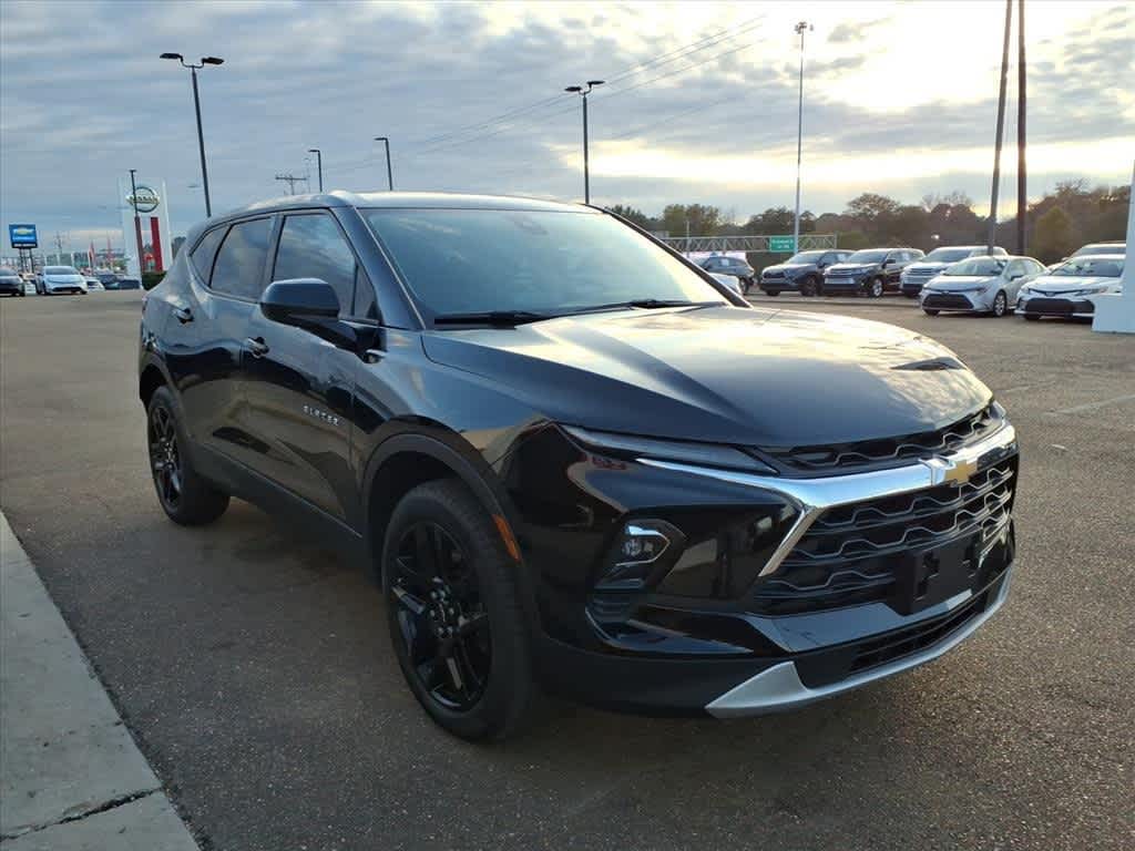 Thumbnail: 2025 Chevrolet Blazer - 3