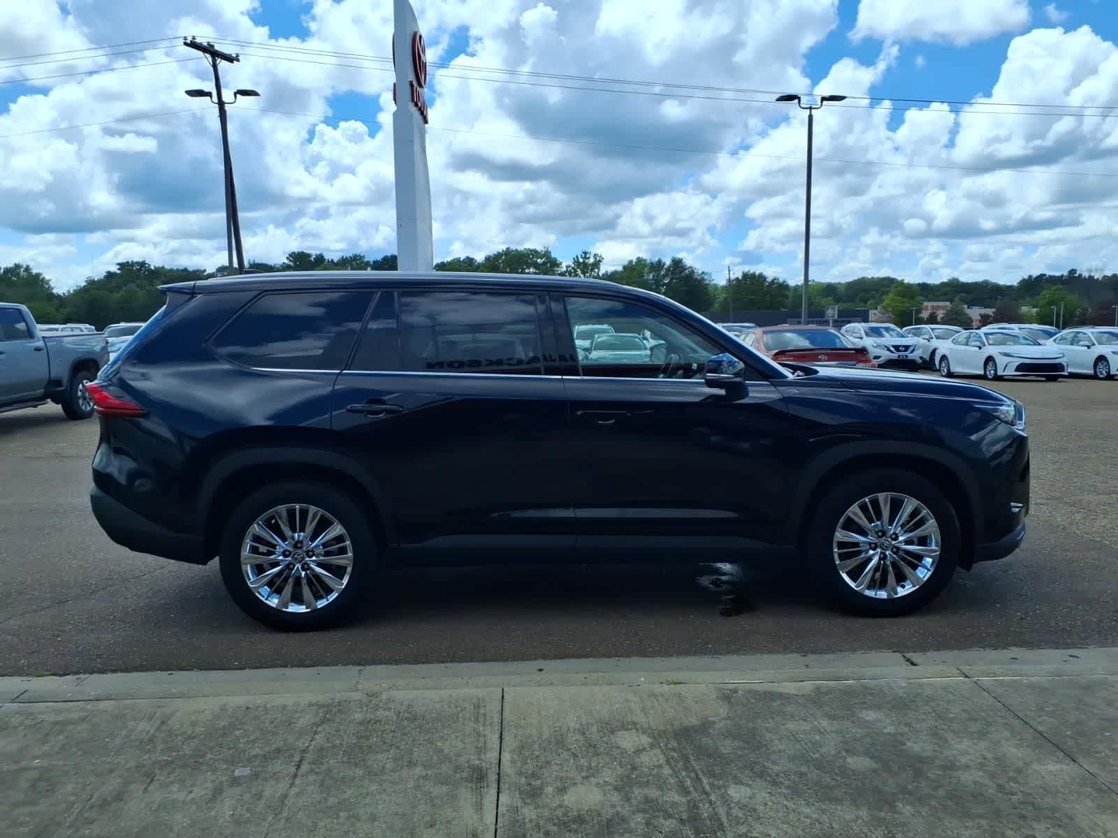 Thumbnail: 2024 Toyota Grand Highlander - 4