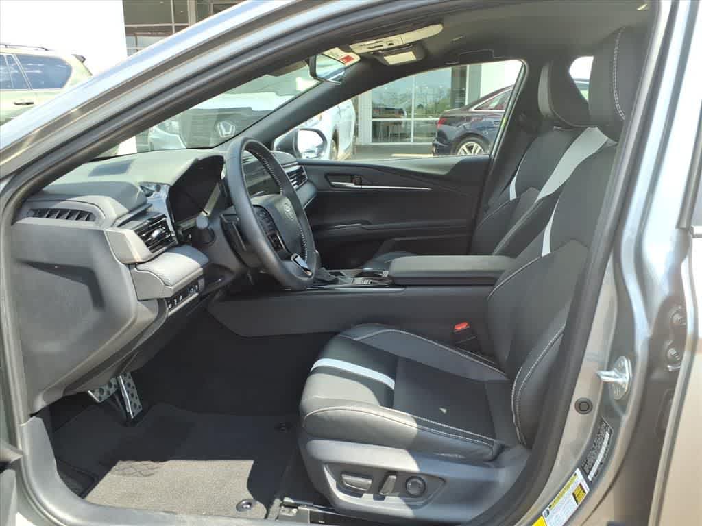 Thumbnail: 2025 Toyota Camry - 24