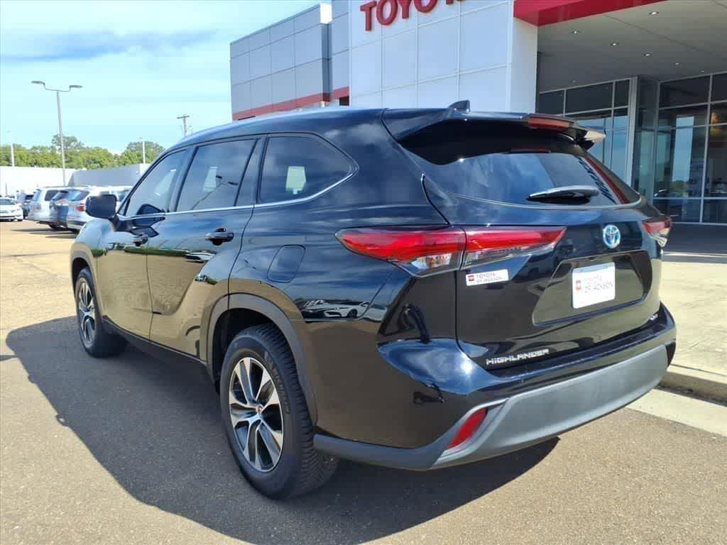 Thumbnail: 2020 Toyota Highlander - 7