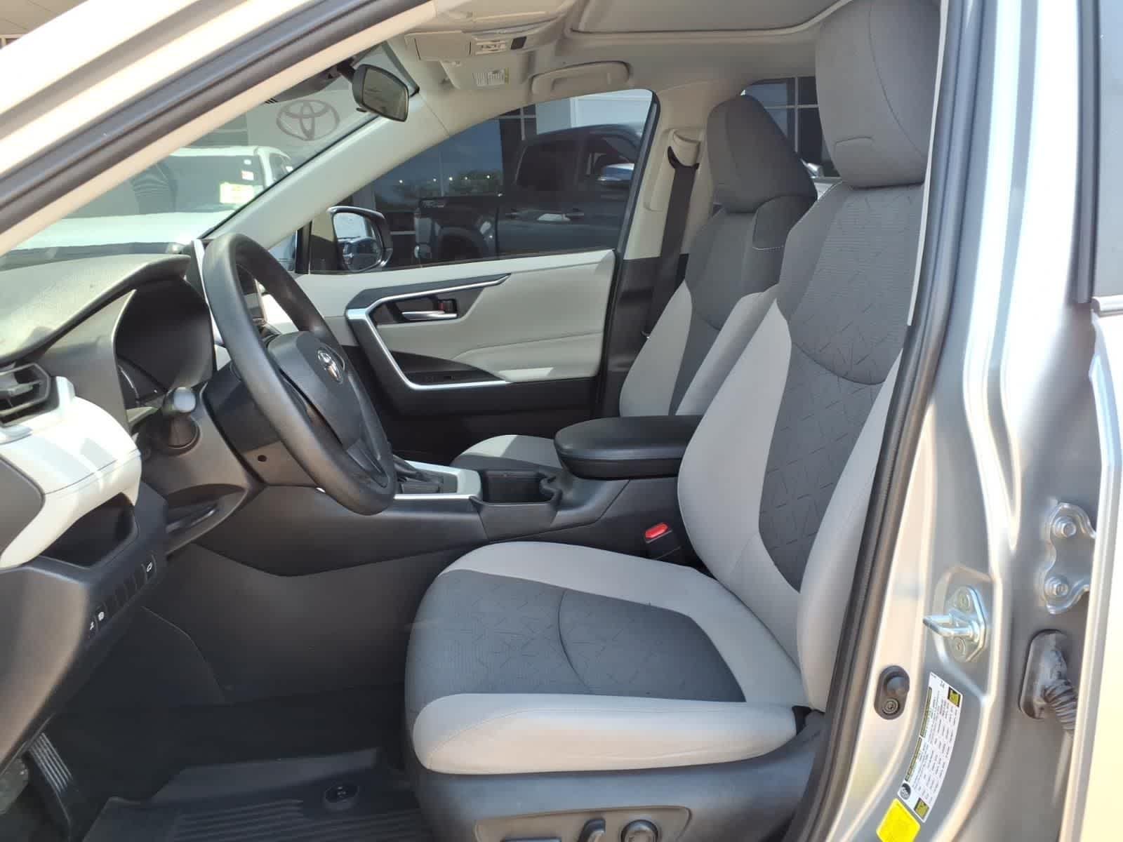 Thumbnail: 2023 Toyota RAV4 - 26