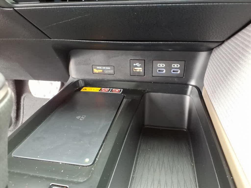 Thumbnail: 2025 Toyota Camry - 20