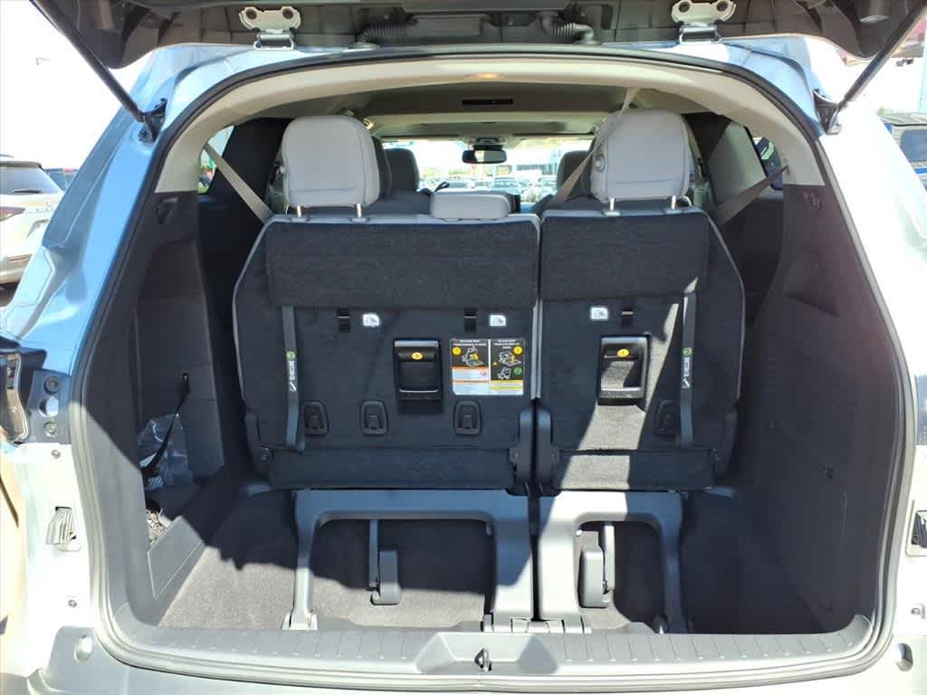 Thumbnail: 2025 Toyota Sienna - 8