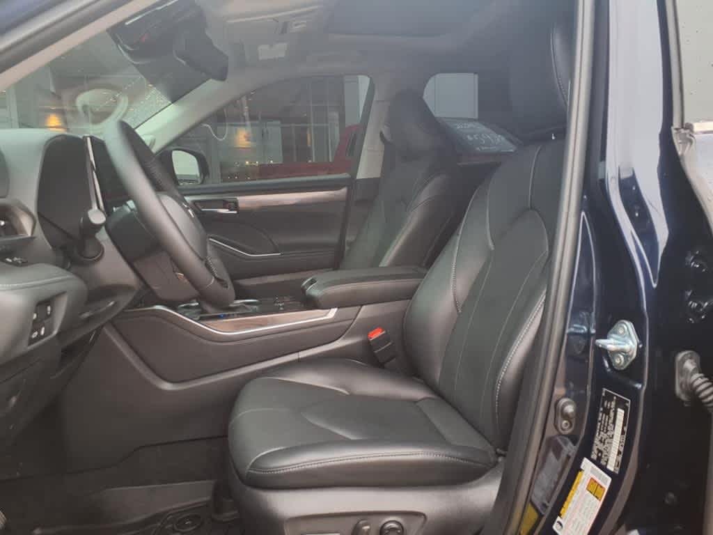 Thumbnail: 2024 Toyota Highlander - 24