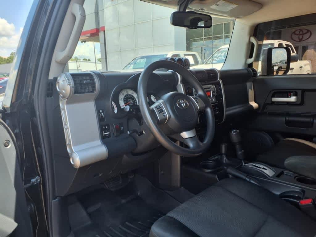 Thumbnail: 2014 Toyota FJ Cruiser - 10