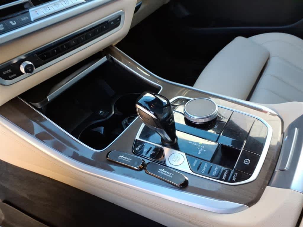 Thumbnail: 2021 BMW X5 - 21