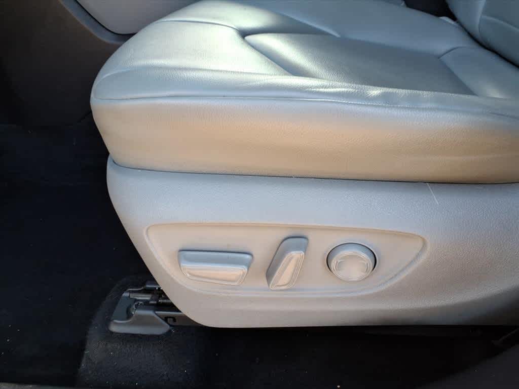 Thumbnail: 2021 Toyota Highlander - 12