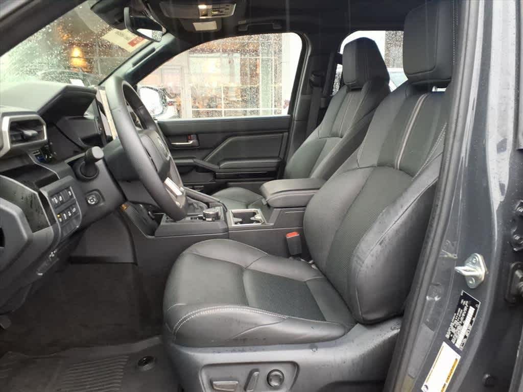 Thumbnail: 2025 Toyota 4Runner - 25