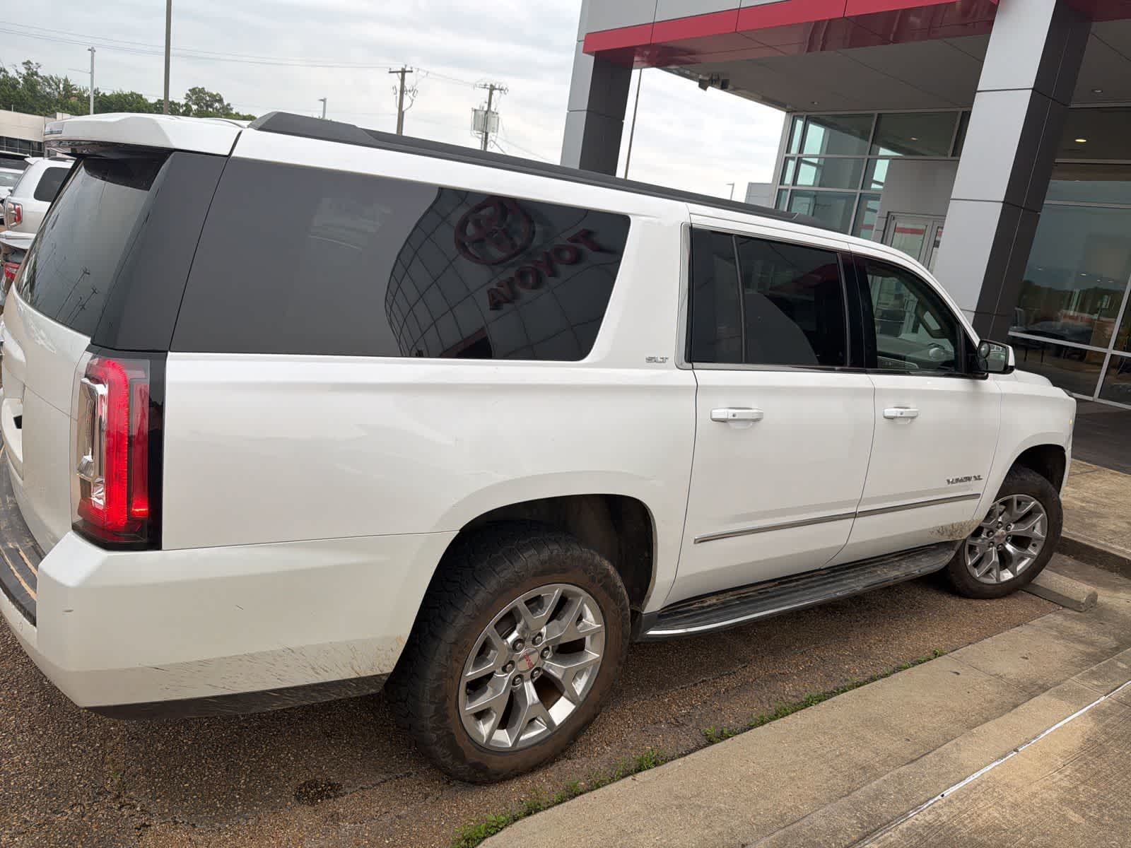 Thumbnail: 2016 GMC Yukon XL - 4