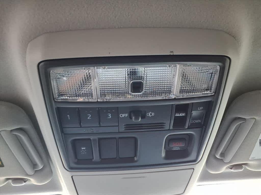 Thumbnail: 2016 Toyota 4Runner - 23