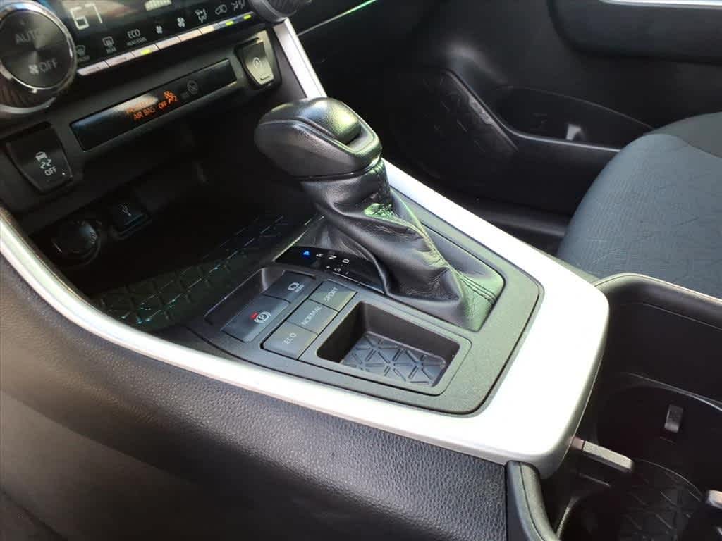 Thumbnail: 2022 Toyota RAV4 - 22