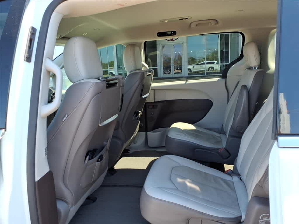 Thumbnail: 2019 Chrysler Pacifica - 28