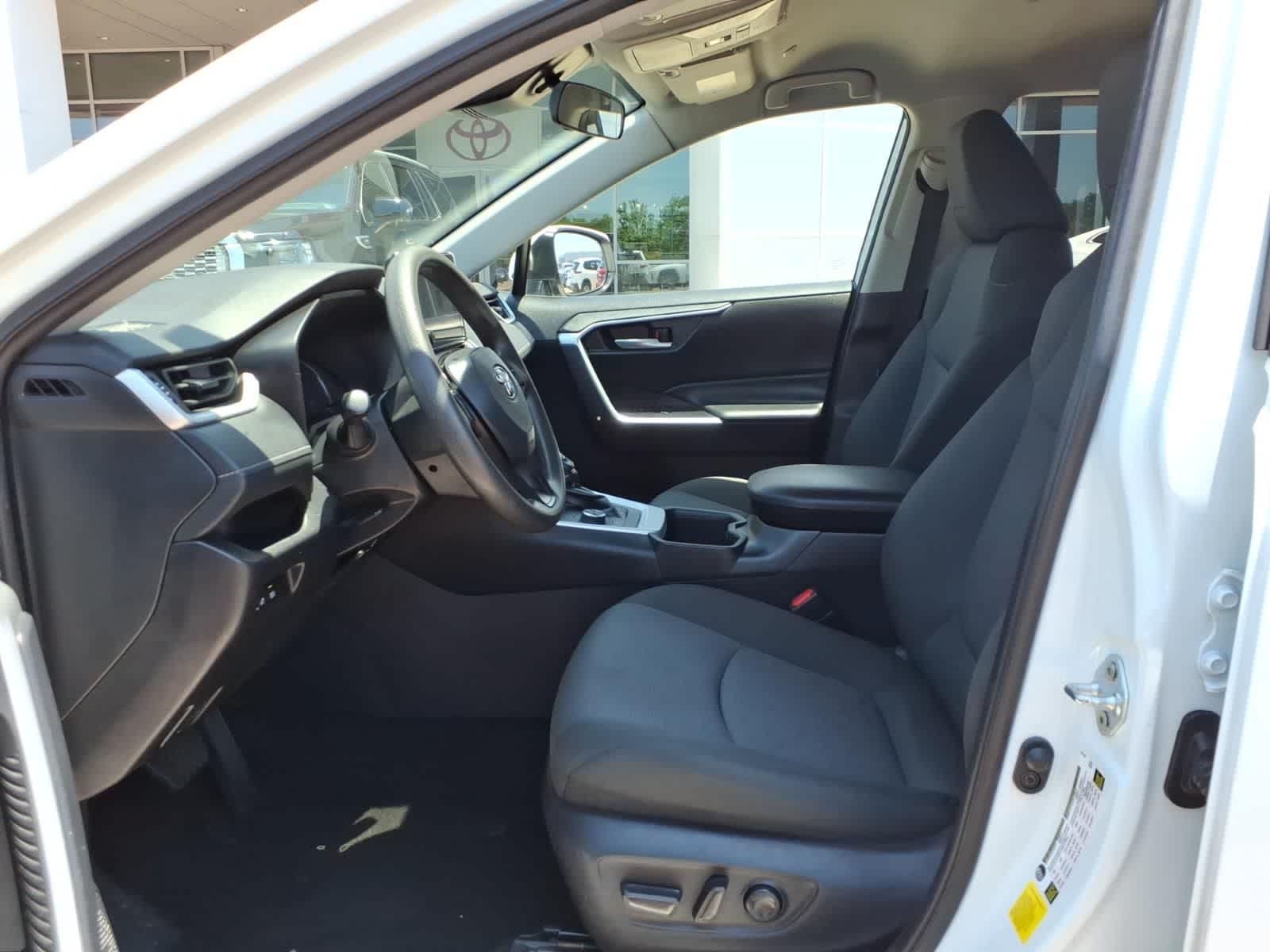 Thumbnail: 2025 Toyota RAV4 - 24
