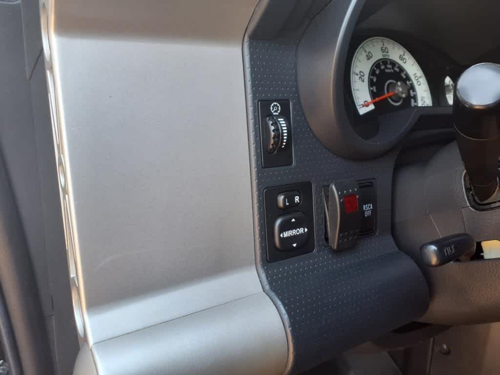 Thumbnail: 2014 Toyota FJ Cruiser - 13