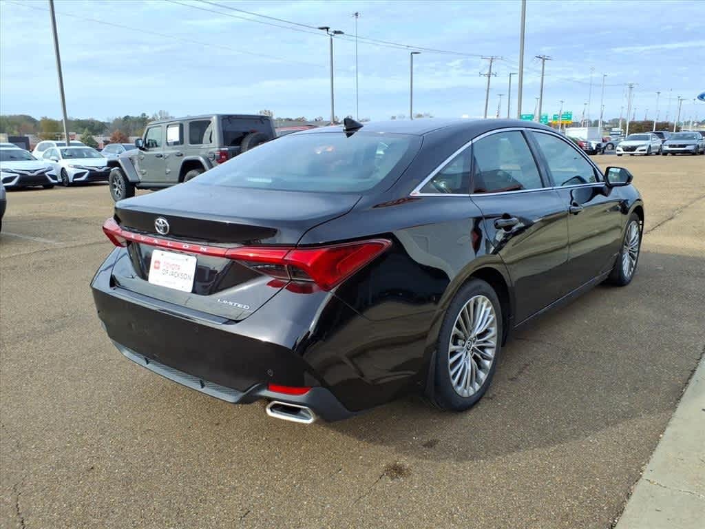 Thumbnail: 2022 Toyota Avalon - 5