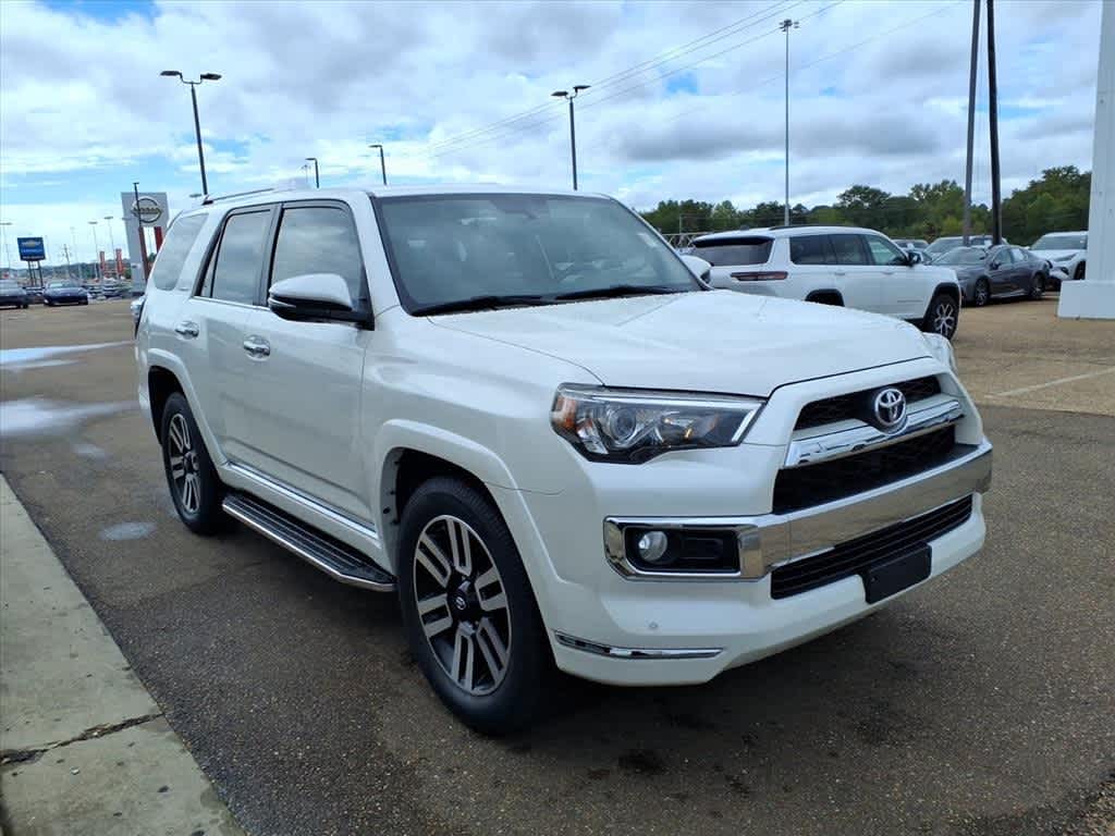 Thumbnail: 2018 Toyota 4Runner - 3