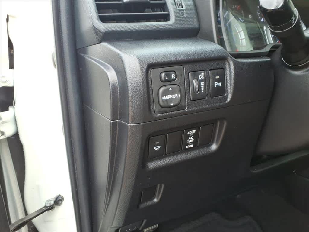 Thumbnail: 2018 Toyota 4Runner - 13