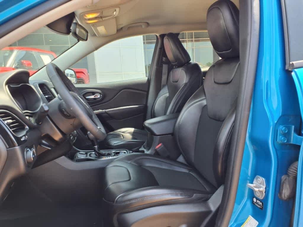 Thumbnail: 2021 Jeep Cherokee - 24